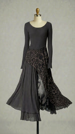 Carmen | Vestido gris con estampado leopardo